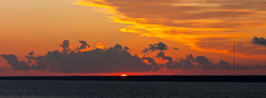 Evening sunlight exposure for circadian rhythm reset